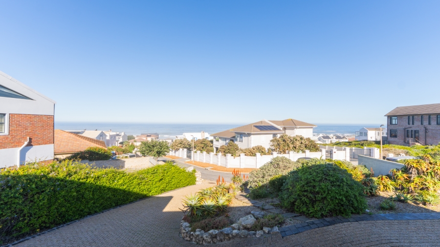4 Bedroom Property for Sale in Yzerfontein Western Cape